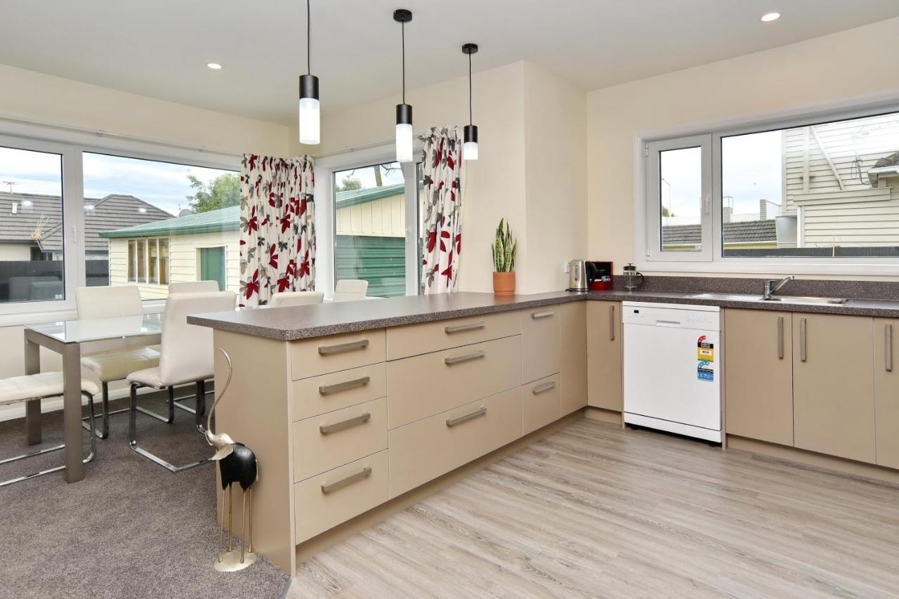 Weston Villa - Spacious & Family Friendly - Bookahome Christchurch Exterior foto