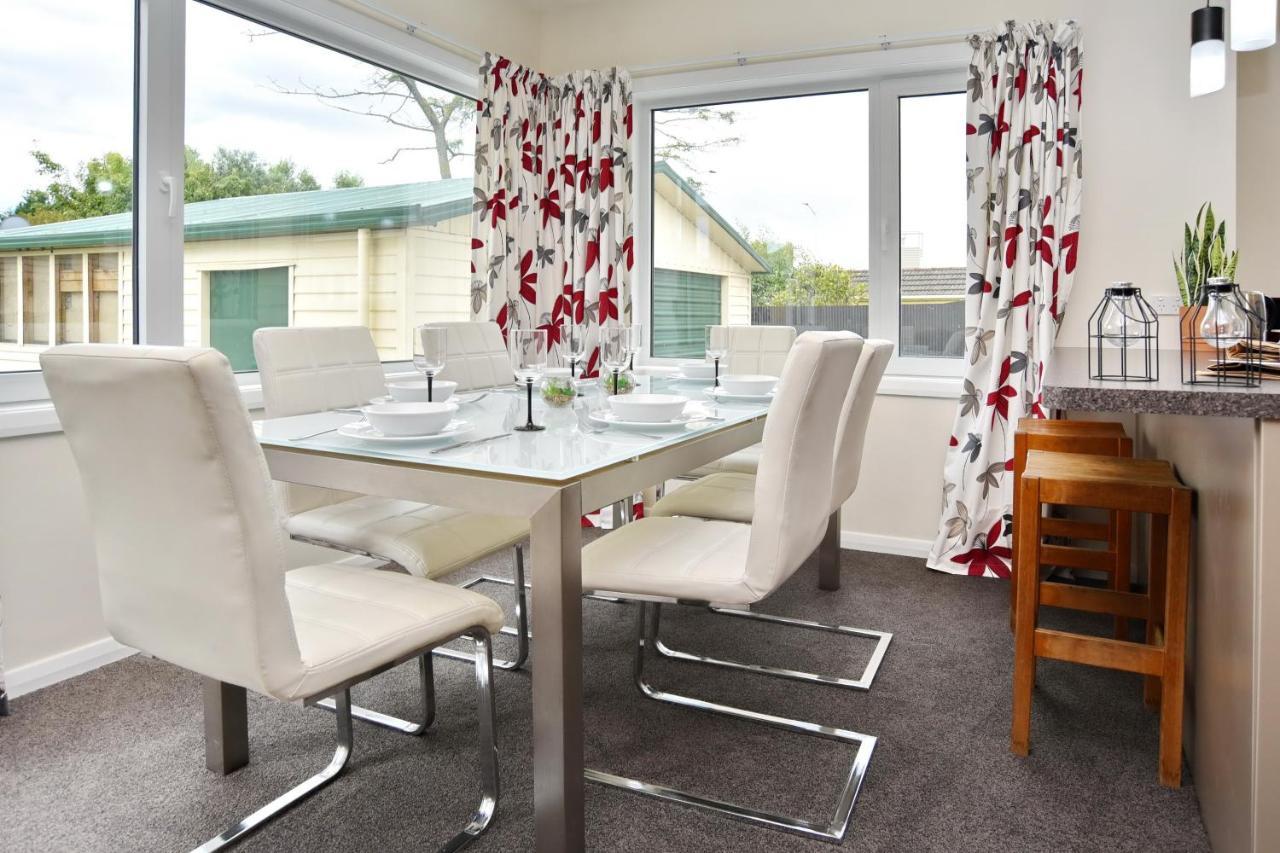 Weston Villa - Spacious & Family Friendly - Bookahome Christchurch Exterior foto